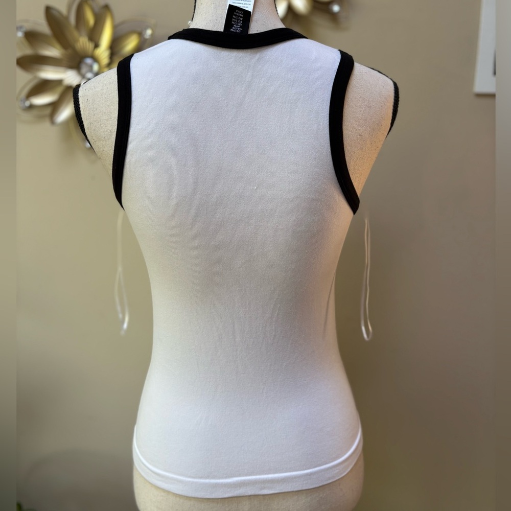 Women's White and Black Contrast Sleeveless Top - Picture 5 of 6